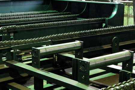 Szalagfűrész Automatikus Magazin Rendszer - Anyag automatikus betöltése és visszaszállítása a tárolóba a vágások után.