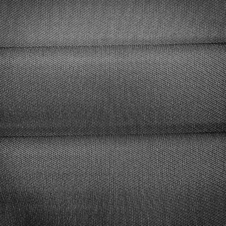 Le tissu tricoté en sergé bicolore en polyester est fabriqué à partir de deux fils de couleur différente entrelacés en sergé
