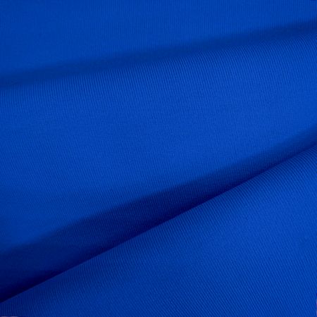 डबल-निट्स की संरचना कपड़े को मोटा, कठोर और आरामदायक बनाती है।