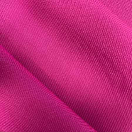 聚酯纤维斜纹针织布 - 针织仿平织以针织方式制作，具有平织布的外观，也具有针织的弹性和柔软度