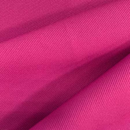 斜纹纹理其赋予时尚的外观更使得布料更加透气和舒适