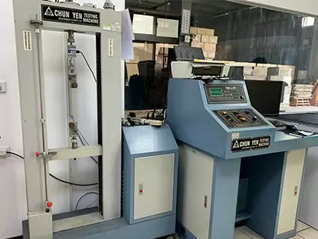 用于测试布料拉伸性能和强度的设备。它主要用于纺织行业、服装制造业研究机构等领域,用于评估布料在受力时的性能和可靠性。