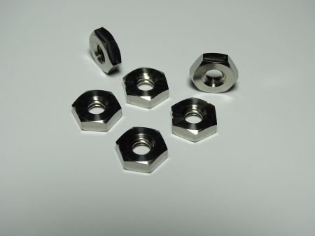 Tuercas hexagonales delgadas de titanio