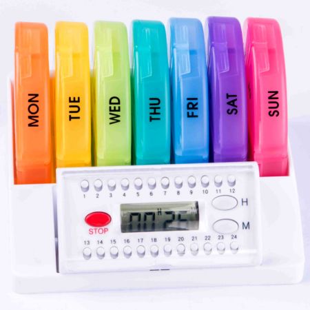 Estojo de comprimidos impresso com temporizador.