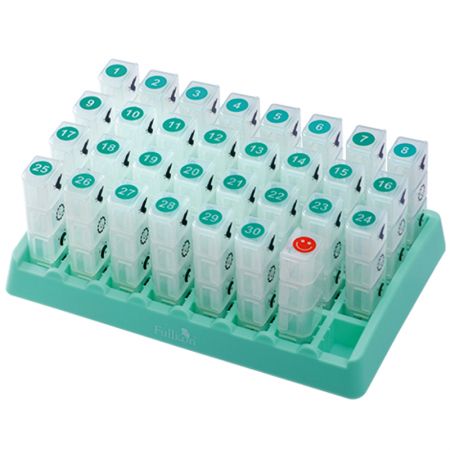 علبة أدوية مميزة بفتحة للأدوية.