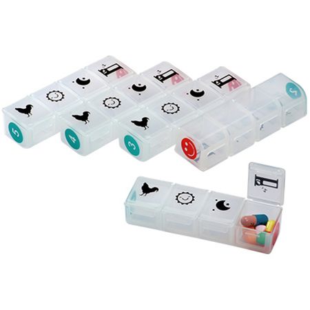 سعة علبة الأدوية مع فتحة للأدوية.