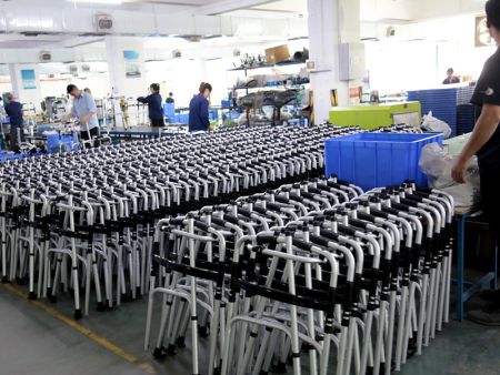 集中最終成品等待包裝。