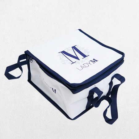 Многоразовая ручная шитьем холстовая изоляционная сумка.