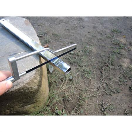 Cadre de scie à métaux junior Soteck pour couper le fer.