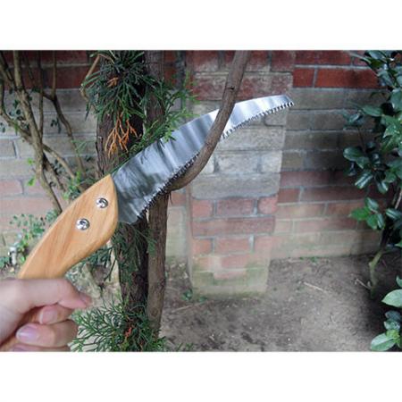 Best pruning saw for trimming at the garden.