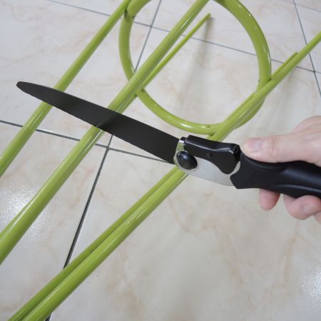 Folding metal saw mainly for cutting iron pipe.