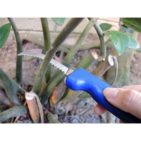 Soteck sharp harvest knife for cutting small branches.