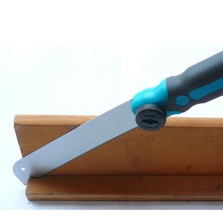 Hoja de sierra japonesa delgada y flexible ideal para cortar en áreas restringidas.
