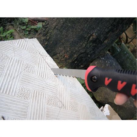 Scie à cloison sèche Ergo-Grip de 6 pouces (150 mm) pour couper le plâtre.