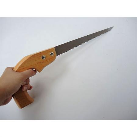 Wooden Handle to avoid getting out of hand during strong push stroke.