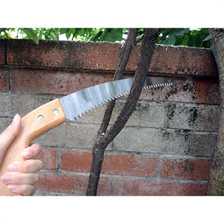 Soteck curved blade pruning saw for aggressive cuts