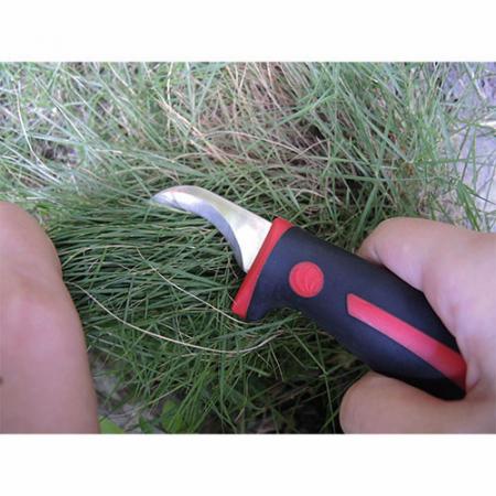 Krokbladskniv för att klippa gräs.