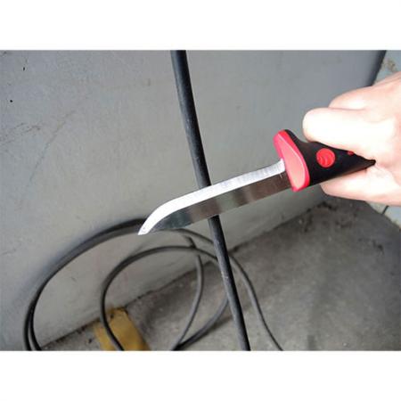 Нож для разборки для снятия изоляции с кабеля и электрической проволоки.
