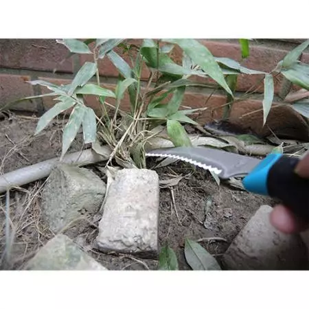 Soteck faca de jardim com lâmina serrilhada.