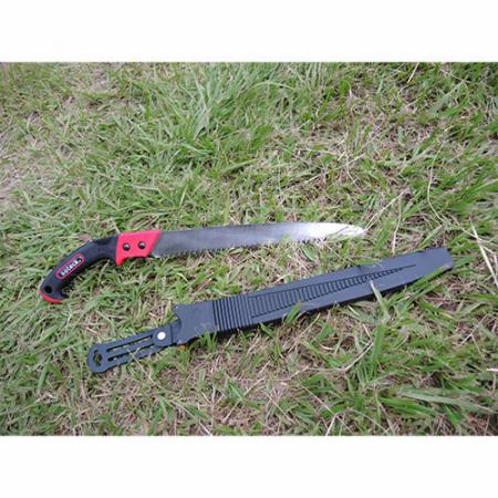 This pruning saw includes a durable sheath.