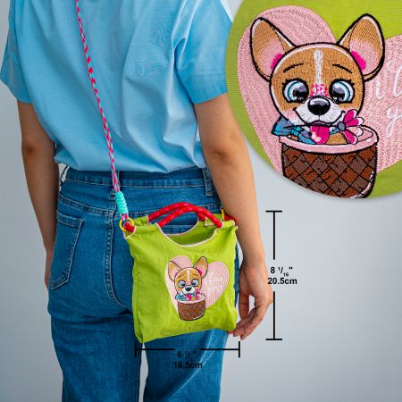 حقائب نيلون خفيفة الوزن وقابلة للحمل.