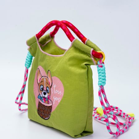 حقائب كتف مطرزة ترويجية.