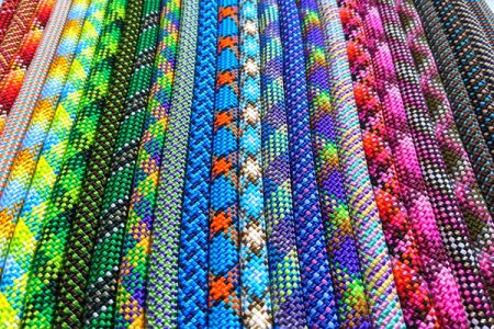 Màu sắc của dây xích chó tùy chỉnh của chúng tôi có thể được tùy chỉnh theo bảng màu Pantone, với các tùy chọn thiết kế hai tông và ba tông. Các bảng màu linh hoạt không chỉ tăng sức hấp dẫn của dây xích mà còn giúp bạn phù hợp sản phẩm tốt hơn cho việc bán hàng, tăng cường ý định mua sắm của khách hàng.