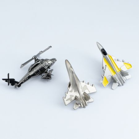 סיכות מטוס תלת מימד מותאמות.