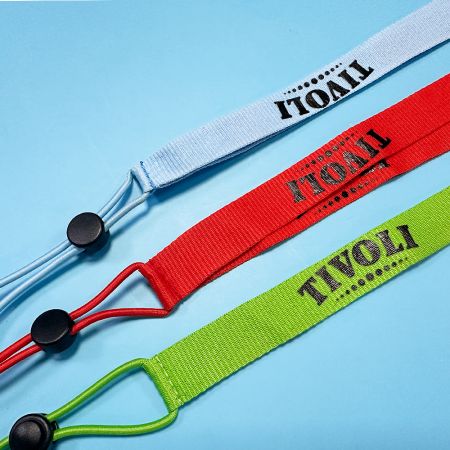 Lanyard Ramah Bumi yang Disesuaikan.