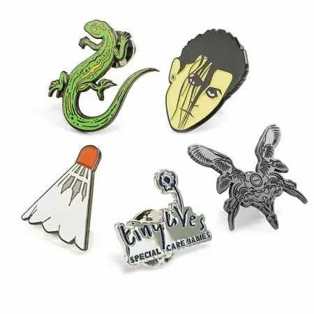 Brooches Custom cum Logo.