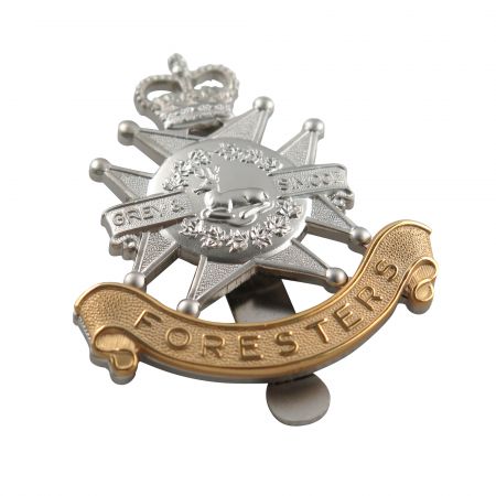 Insigne de casquette militaire personnalisé.