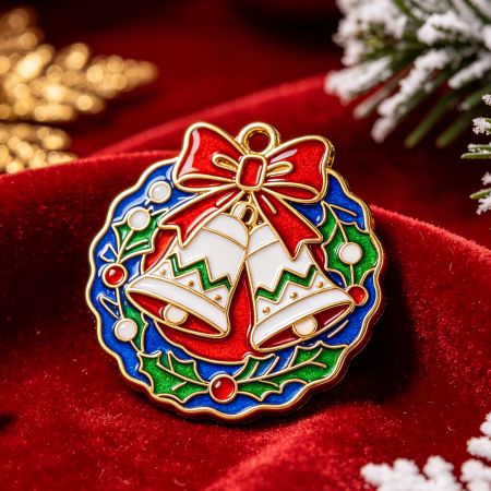 Promotionalis Xmas Lapel Pins.