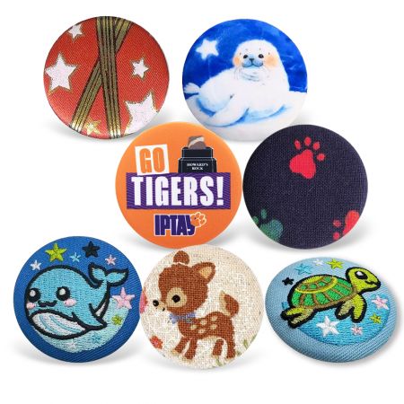 شارة زر قماشية مخصصة. - شارات أزرار قماشية مخصصة.