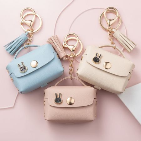 Мини кожаные монетницы с кольцом для ключей.