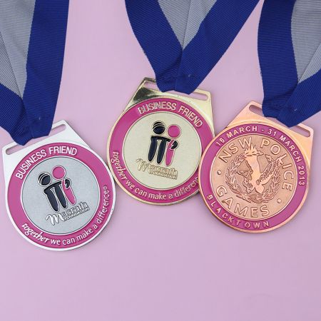 تخصيص ميدالية إنجازات الشركات.