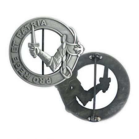 شارات ثلاثية الأبعاد مقطوعة.