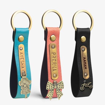 Персонализированные кожаные гравированные автомобильные брелоки.