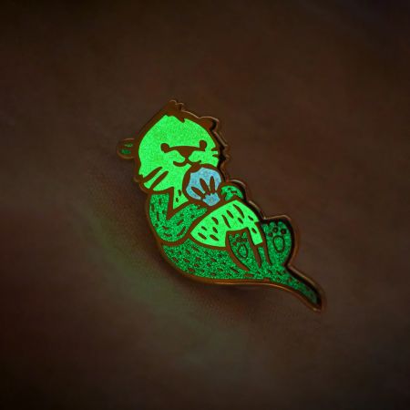 Индивидуальный светящийся значок.