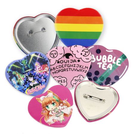 Insignia de botón personalizada en forma de corazón. - Pines de botón personalizados en forma de corazón.