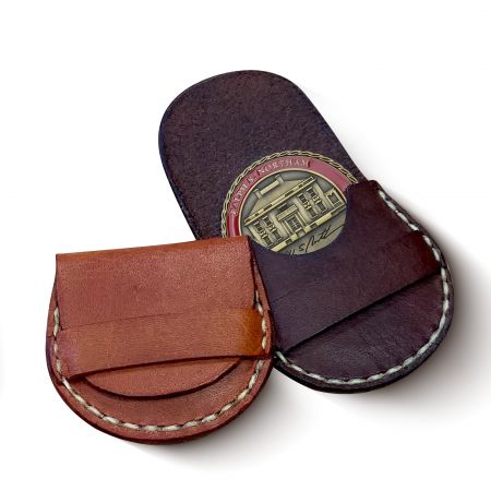 Slip Koin Tantangan Kulit Kustom yang Fungsional.