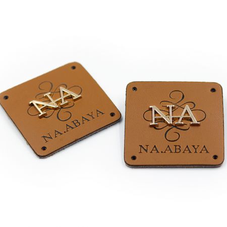 Etiquetas de couro premium com emblemas de metal