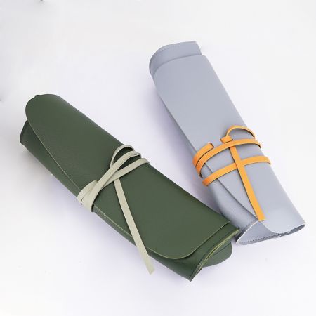 여성용 PU 가죽 메이크업 브러시 롤백.
