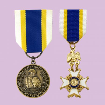 Médaille souvenir militaire personnalisée.