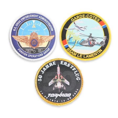 Патч с индивидуальной эмблемой пилота.