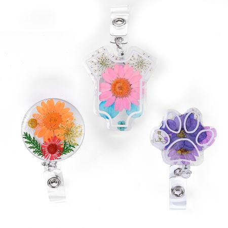 Distintivo retrattile in resina personalizzato, portadistintivo.