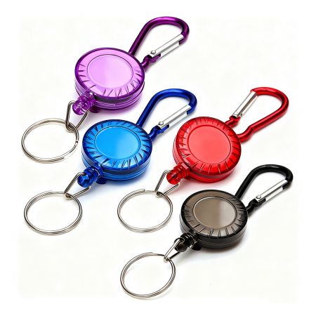 Personalisierter robuster zurückziehbarer Schlüsselanhänger.