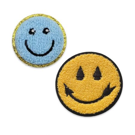 Parche de Carita Sonriente de Chenille Cosido.