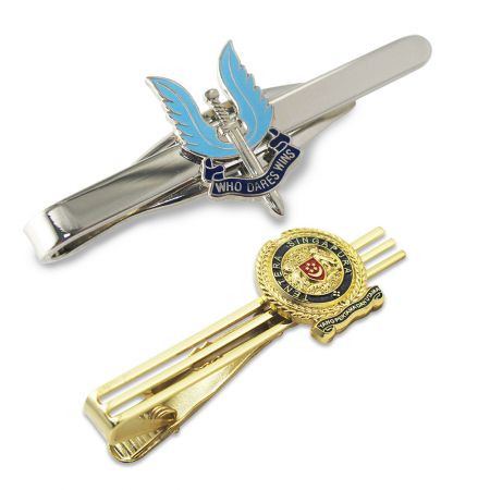 Barra per cravatta personalizzata per uomini.