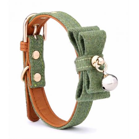 プレッピースタイルの犬用ボウタイカラー。