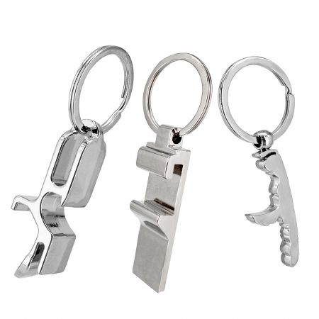 Personalisierte Metall-Schlüsselanhänger aus Lagerform.